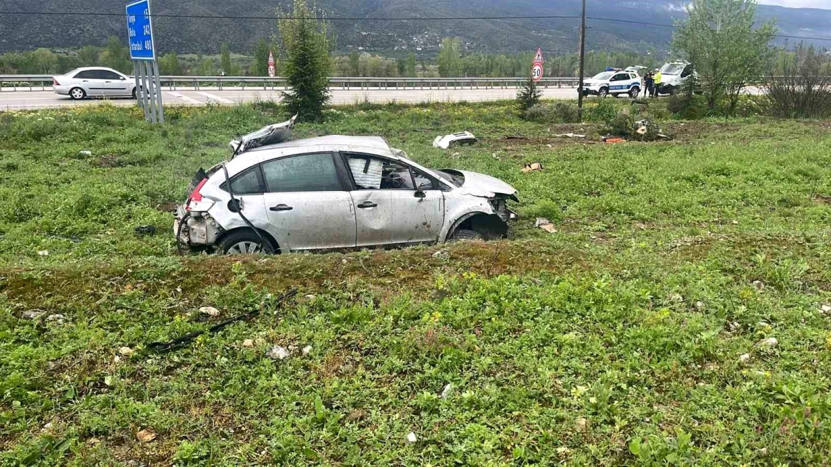 Kastamonu Tosya\'da Otomobil Takla Attı: Sürücü Ağır Yaralandı