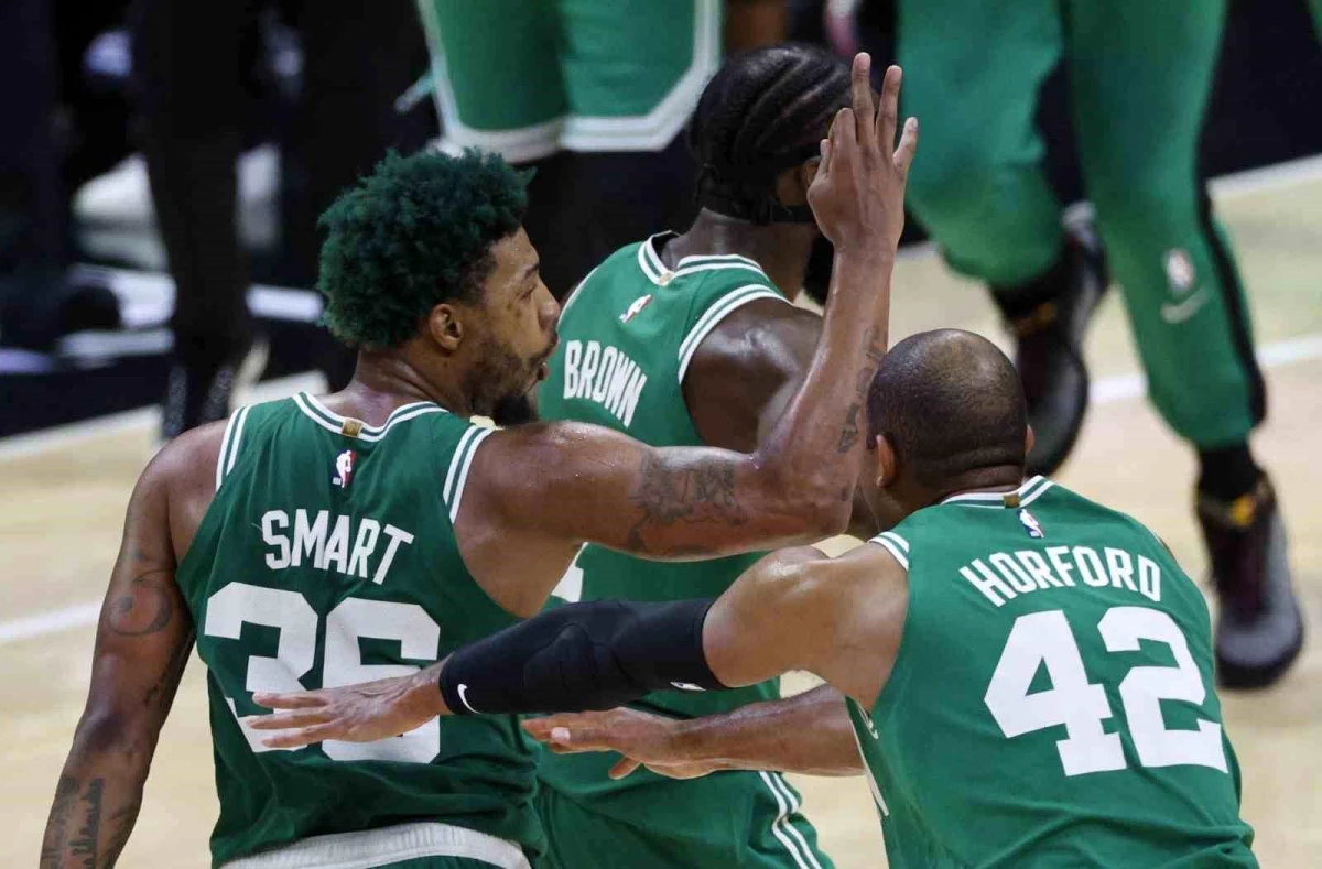 NBA\'de Boston Celtics, konferans yarı finaline yükseldi
