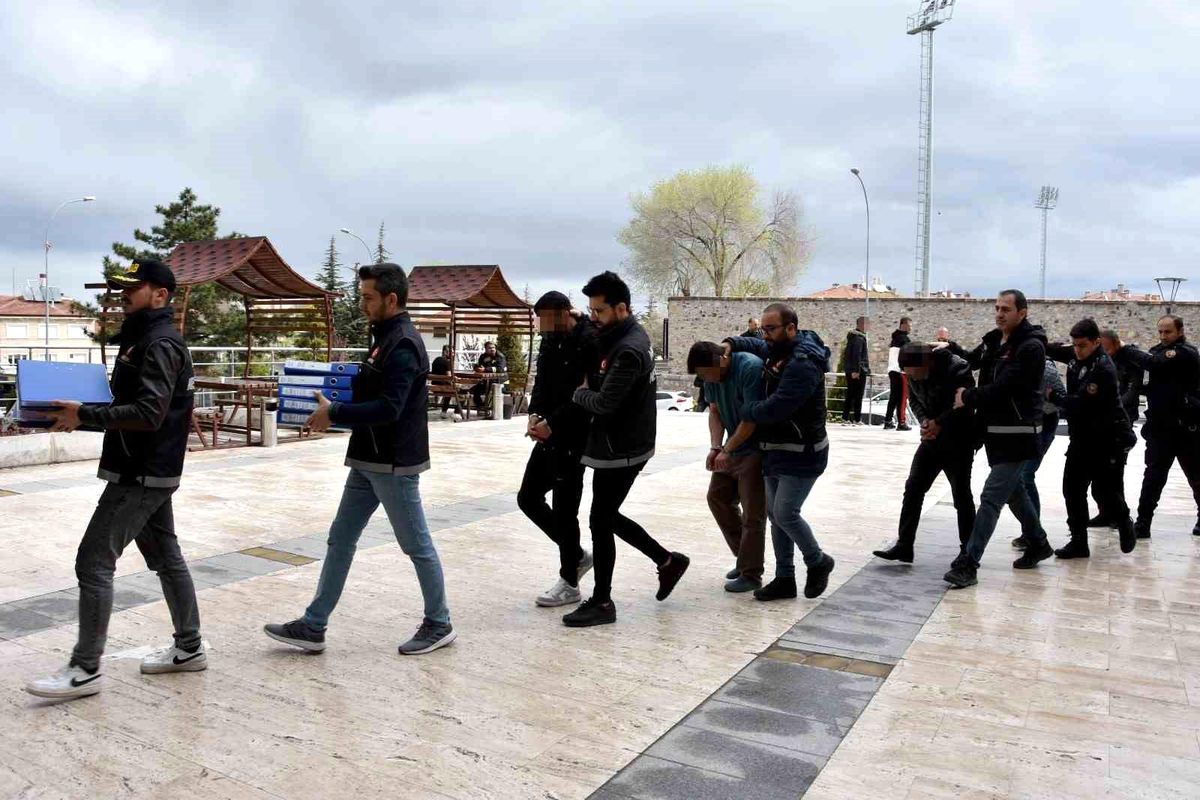 Nevşehir\'de Kökünü Kurutma Operasyonu: 30 Şüpheli Tutuklandı