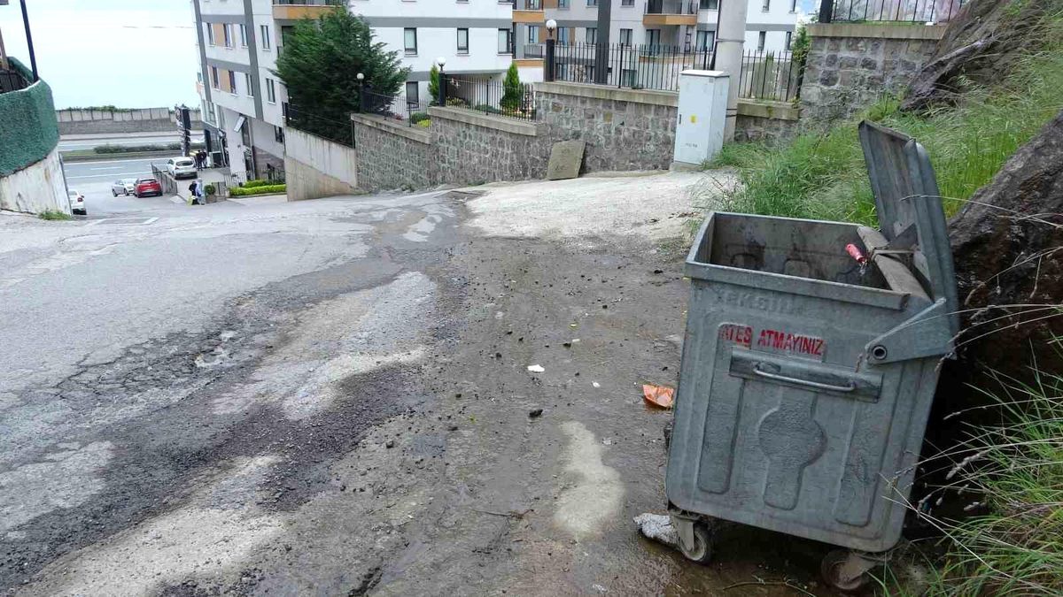 Trabzon\'da çöp konteyneri faciadan son anda kurtuldu