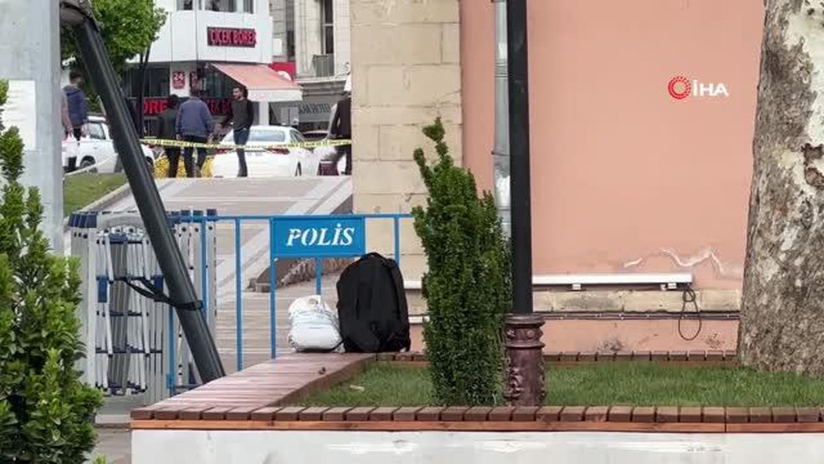 Elazığ\'da Polisi Görünce Bırakılan Çanta Fünye ile Patlatıldı