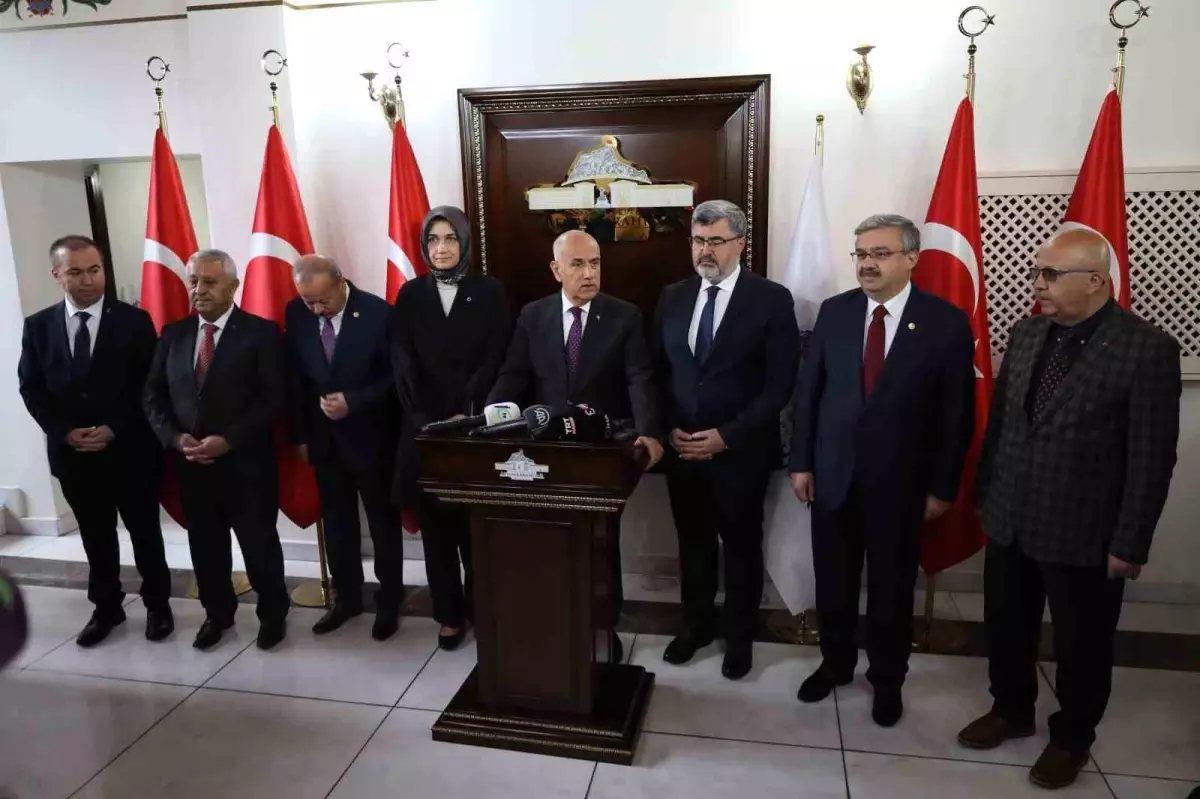 Tarım ve Orman Bakanı Afyonkarahisar\'da ziyaretlerde bulundu