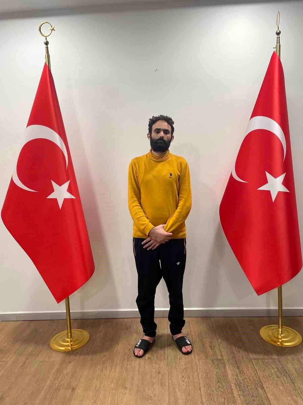 Terör örgütü mensubu Rasim Akyol MİT operasyonuyla Türkiye\'ye getirildi