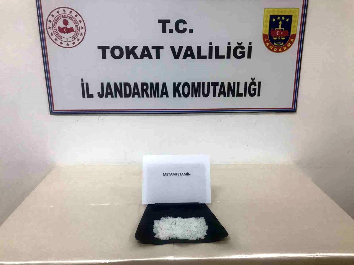 Tokatta İstanbuldan Gelen Şahsın Üzerinden Uyuşturucu Madde Bulundu
