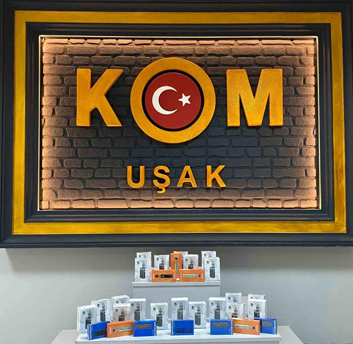 Uşak\'ta Kaçak Tütün Operasyonu: 3 Adreste Ele Geçirildi