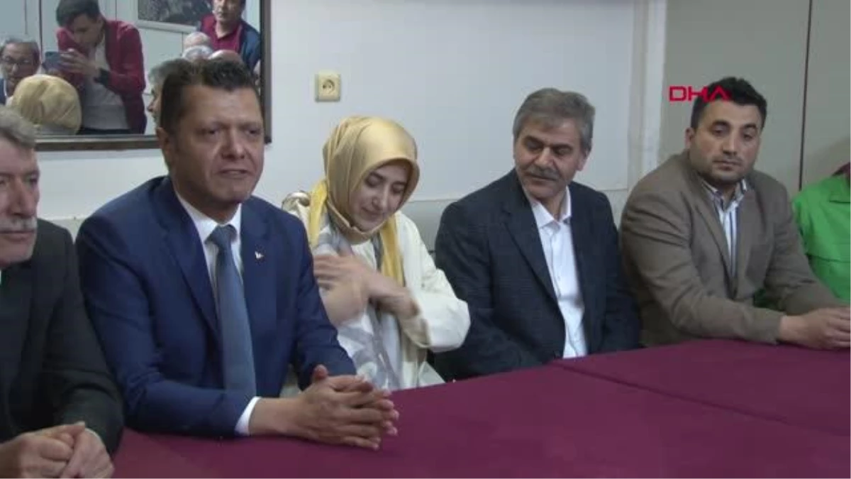 AK Parti Genel Başkanvekili Özlem Zengin İstanbul\'da seçmenlerle buluştu