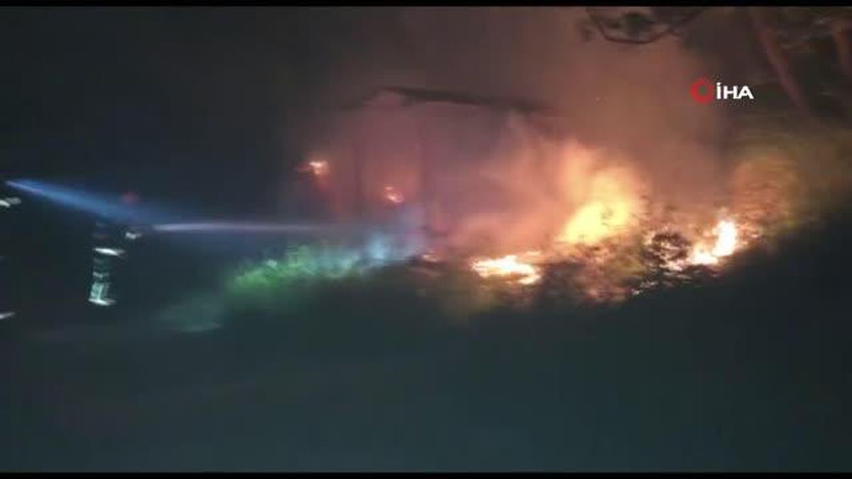 Antalya'da Baraka Yangında Küle Döndü