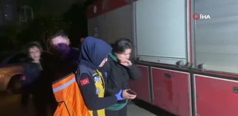 Antalya'da yangın paniği: Mahsur kalan anne ve kızı itfaiye ekipleri kurtardı
