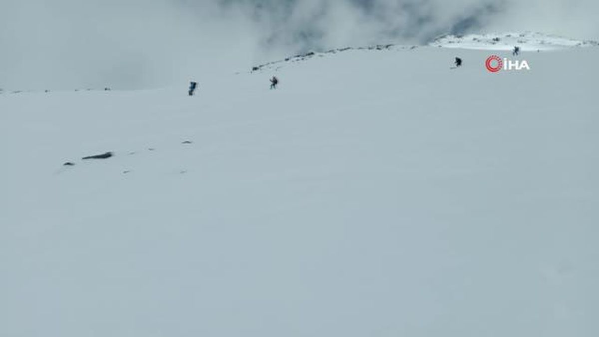 Ağrı Dağı'nda Bahar Ayında Kayak Heyecanı