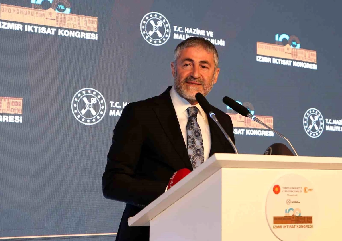 Bakan Nebati: "Otoparka dönüştürülen İzmir İktisat Kongresi\'ni eski haline getirdik"