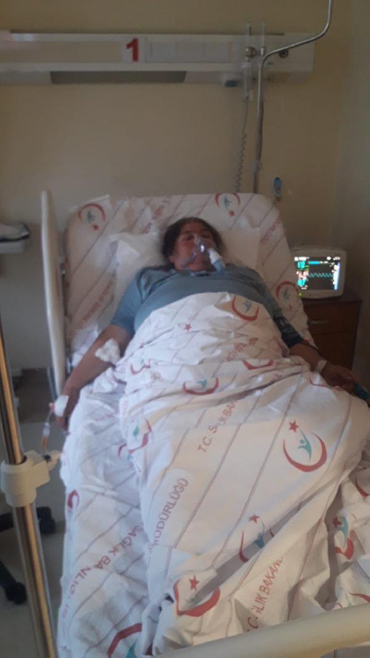 Eşinin evine baltayla saldırdığı görüntülerin ardından Aşkın Yassıtepe ve ailesi saldırıya uğradı