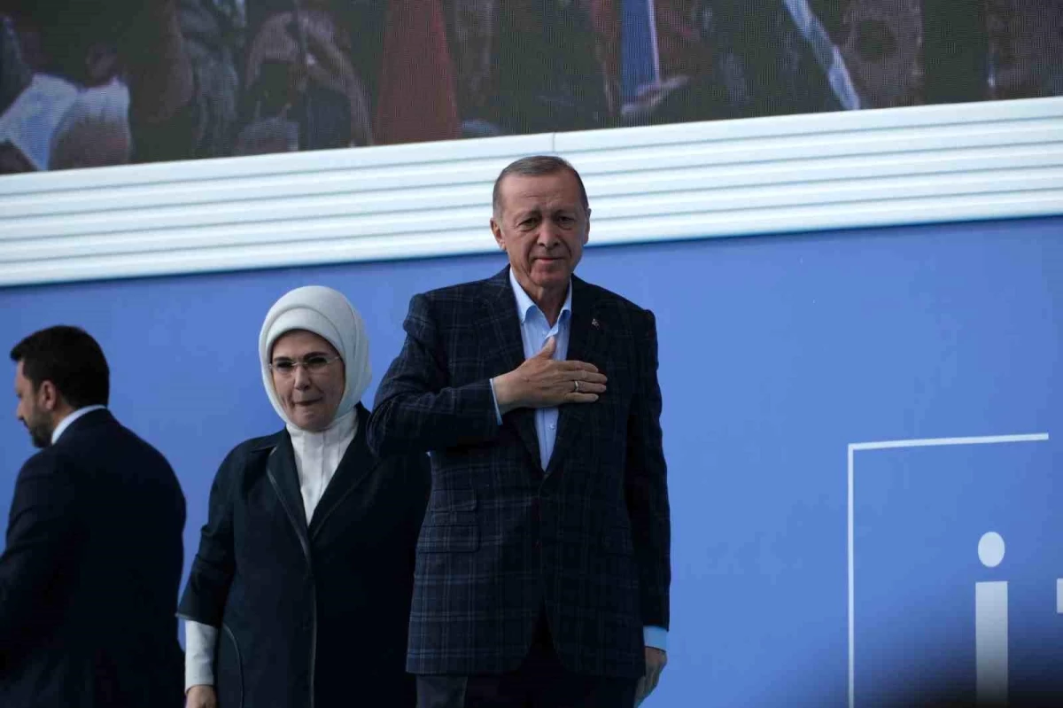 Cumhurbaşkanı Erdoğan\'dan 6\'lı masa tepkisi: "Bizzat kendilerinin \'kumar masası\' dedikleri masa, rulet masası çıktı"