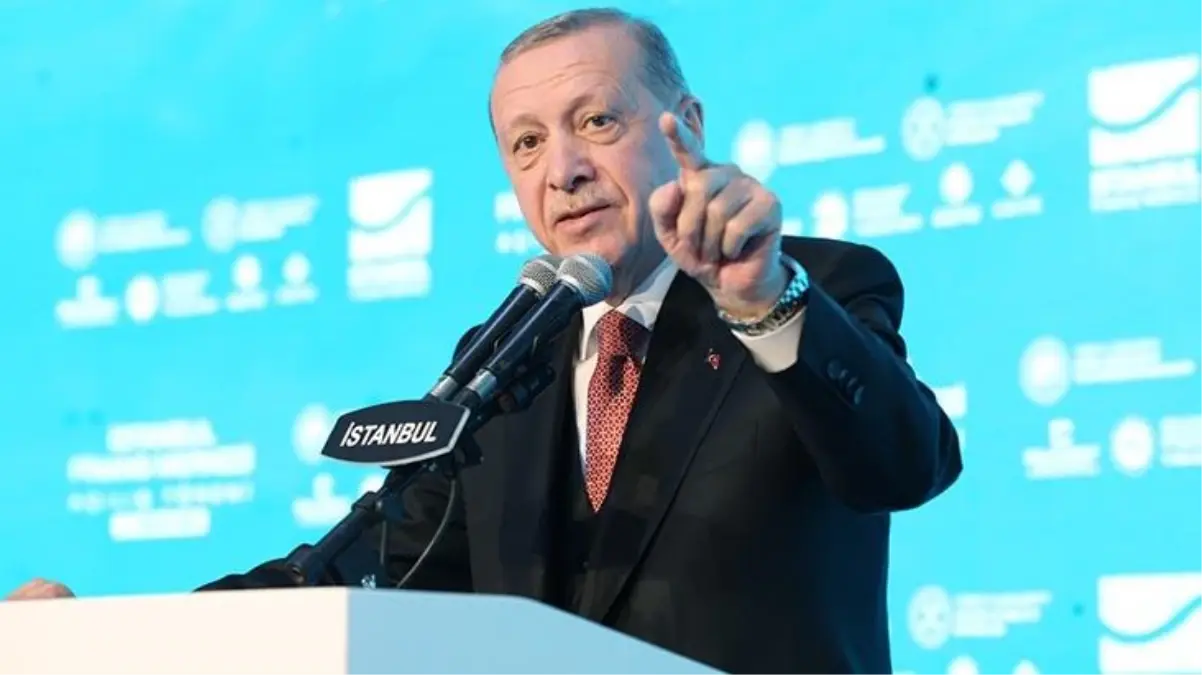 Canlı yayında yaşadığı rahatsızlığın ardından meydanlara geri dönen Cumhurbaşkanı Erdoğan önce TEKNOFEST\'e gidecek, sonrasında İzmir\'e geçecek