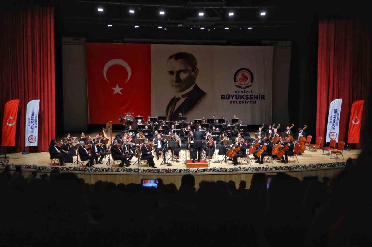 Cumhurbaşkanlığı Senfoni Orkestrası Denizli\'de muhteşem konser verdi