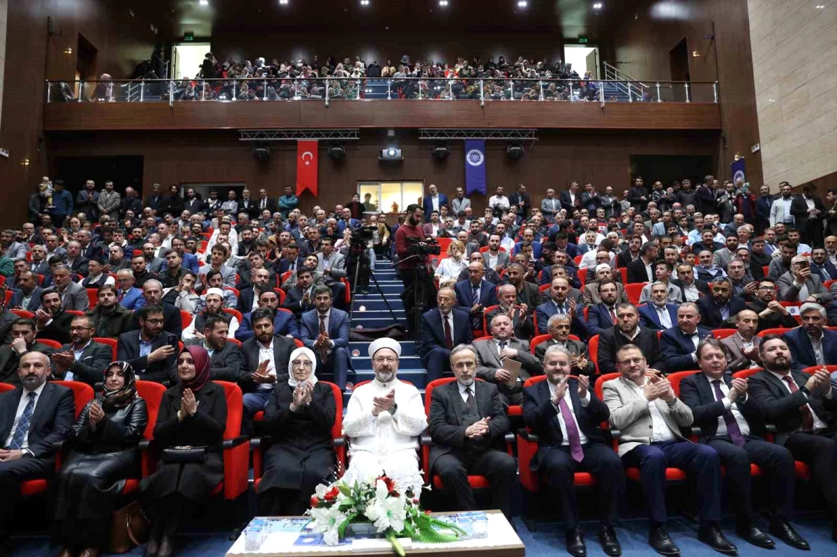 Diyanet İşleri Başkanı Ali Erbaş: İnsanlığın huzur ve refahı için çalışıyoruz