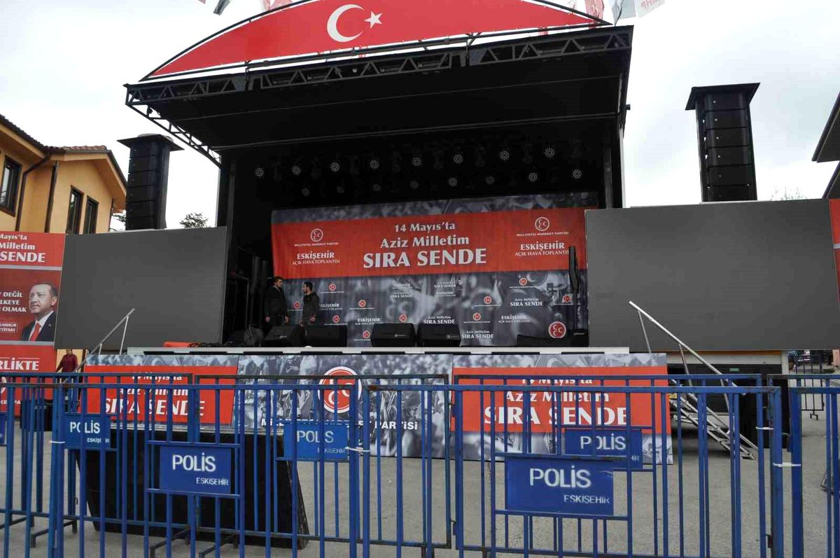 MHP Genel Başkanı Devlet Bahçeli\'nin Eskişehir mitingi için hazırlıklar tamam