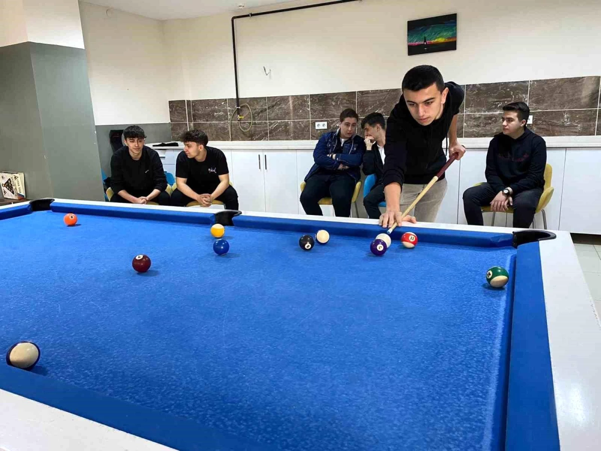 Düzce\'de Okul Sporları Pool Bilardo Gençler Mahalli Müsabakaları Tamamlandı