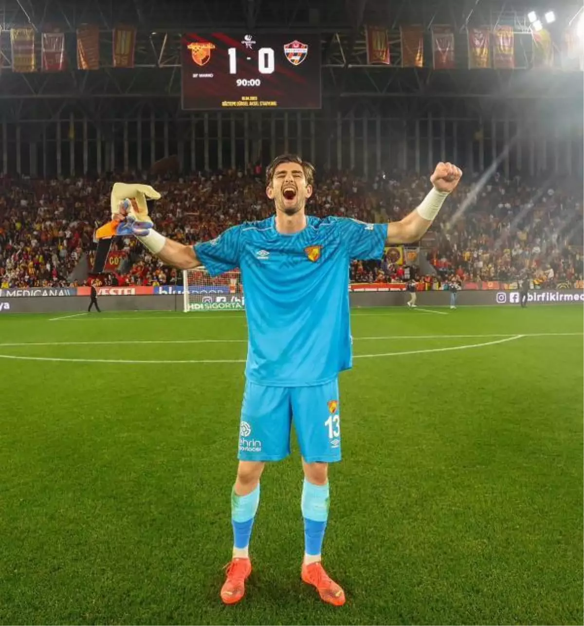 Göztepe\'nin genç kalecisi Arda Özçimen takımın birinci kalecisi oldu