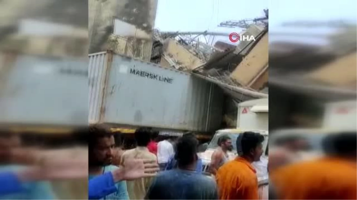 Hindistanda bina çöktü: 3 ölü, 12 kişi kurtarıldı