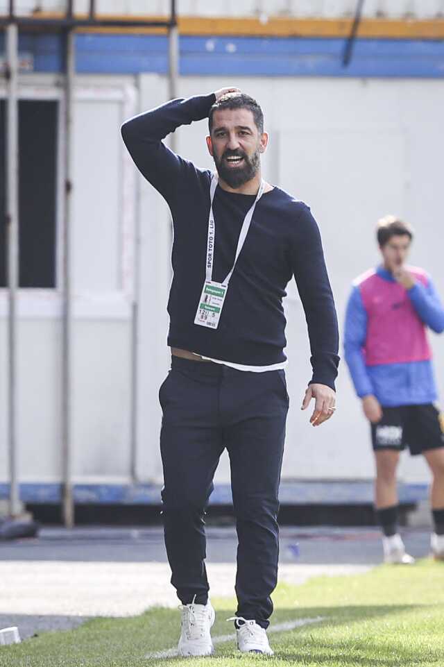 Hocalık kariyeri kötü başladı! Arda Turan'ın takımı Eyüpspor yine kazanamadı Hocalık kariyeri kötü başladı! Arda Turan'ın takımı Eyüpspor yine kazanamadı