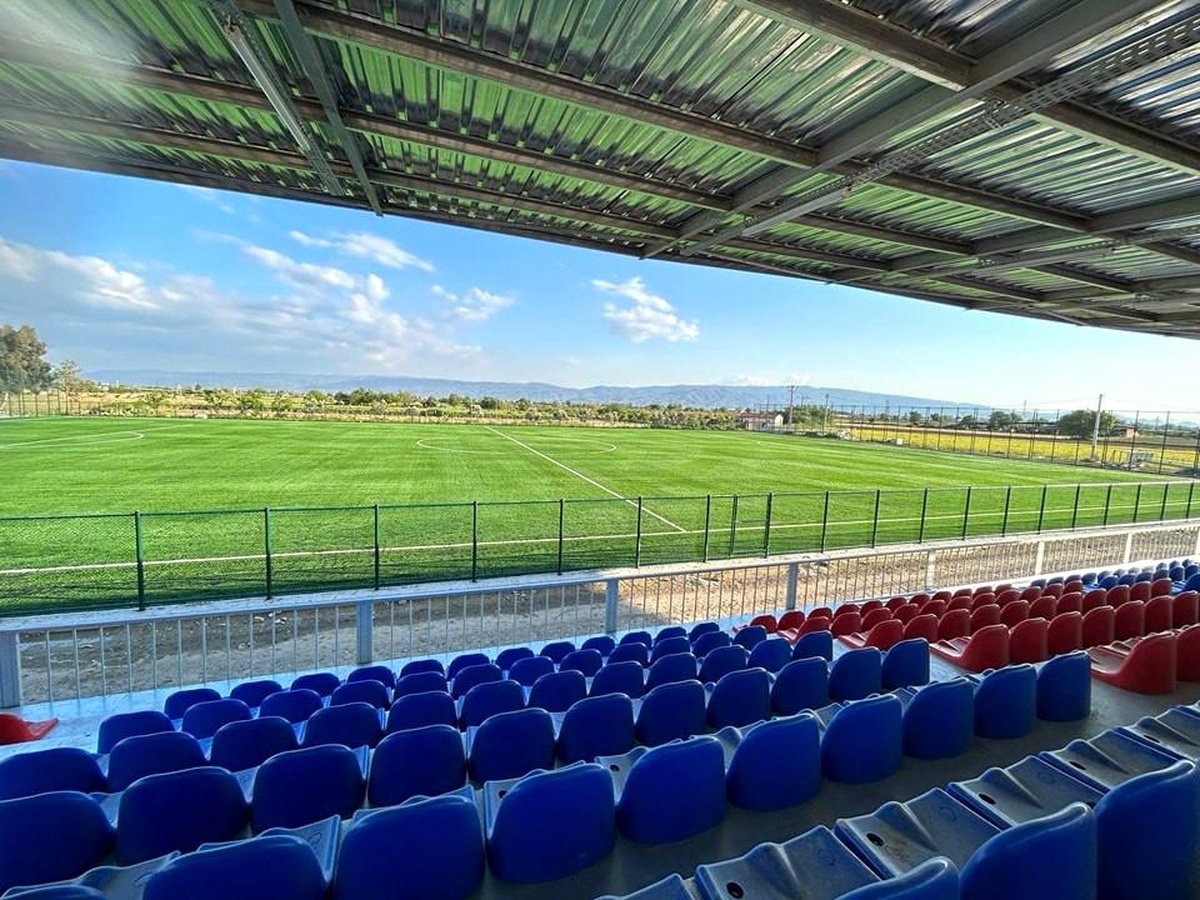 Kardeşköy Futbol Sahası için çalışmalar hız kesmiyor