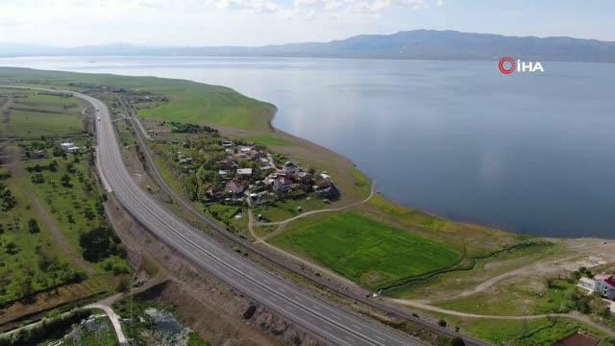 Keban Baraj Gölü havzasındaki Aşağı İçme köyü kuraklıktan kurtuldu