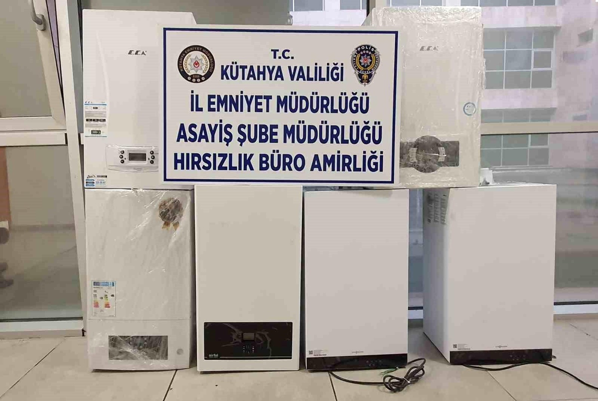 Kütahya\'da 11 Hırsızlık Olayının Faili 3 Şüpheli Tutuklandı