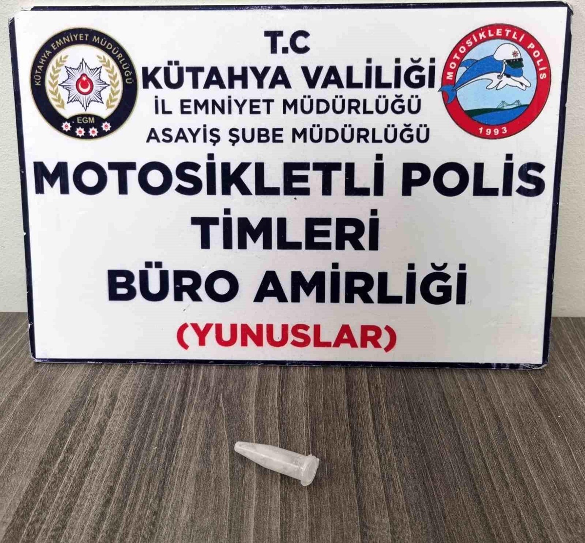 Kütahya\'da Motosikletli Polis Timleri Şahsın Üst Aramasında Metamfetamin Ele Geçirdi