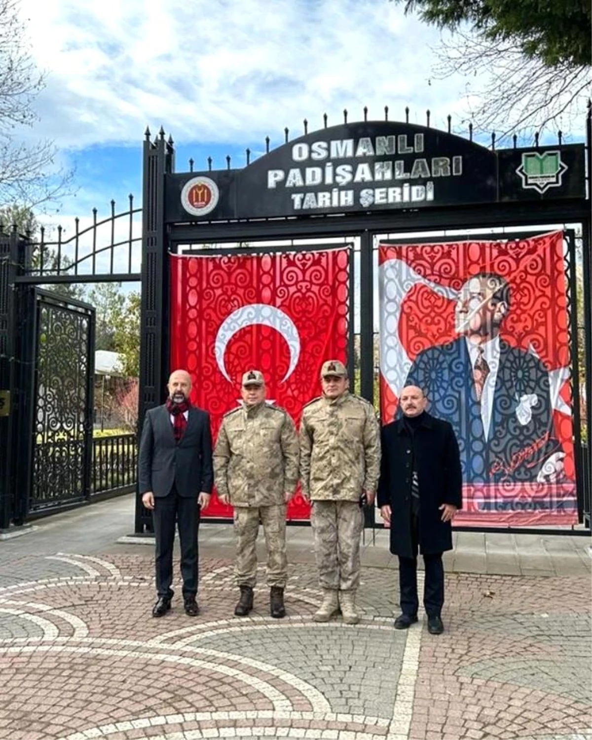 Bilecik Belediyesi Osmanlı Padişahları Tarih Şeridi Komutanları Ağırladı