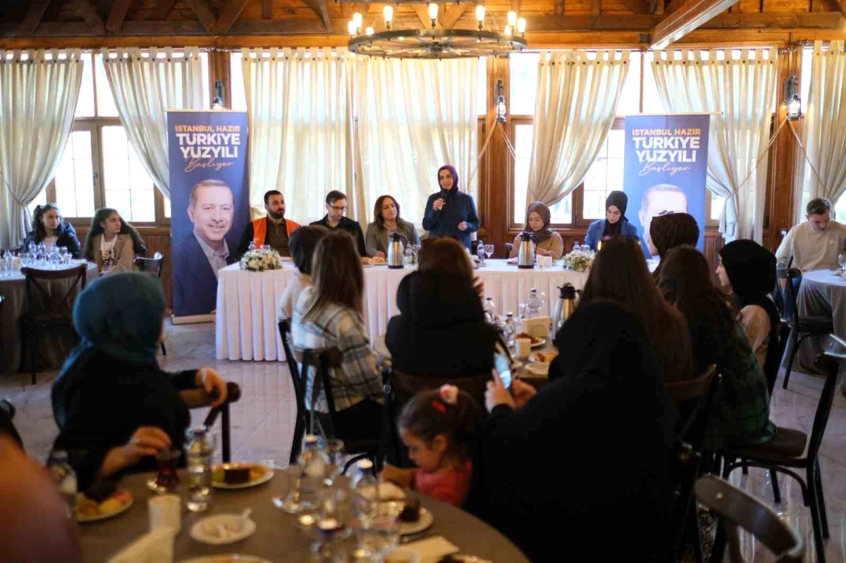 AK Parti İstanbul Milletvekili Adayları Genç Seçmenlerle Buluştu