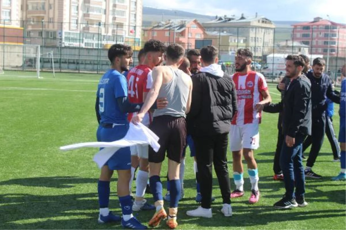 Ardahan\'da Futbol Maçında Kavga Çıktı