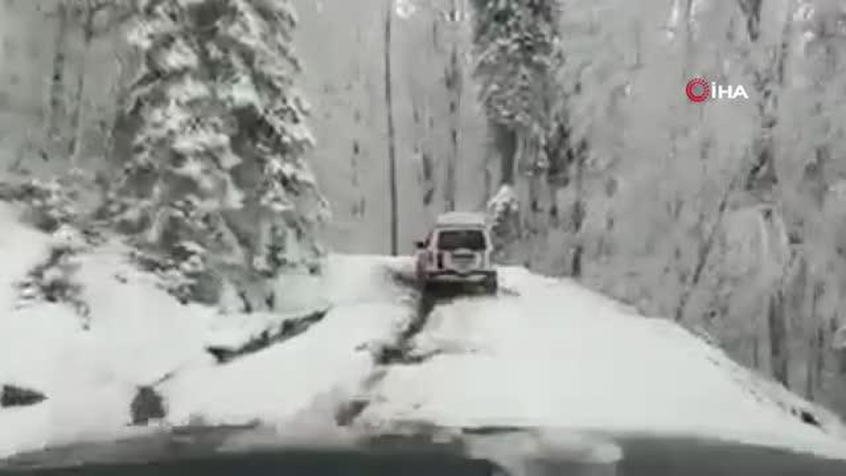 Düzce Safari Off-Road kulübü üyeleri baharda yağan karın tadını çıkardı