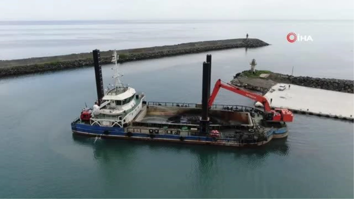 Trabzon\'da Balıkçı Tekneleri İçin Liman Dip Temizliği Başlatıldı
