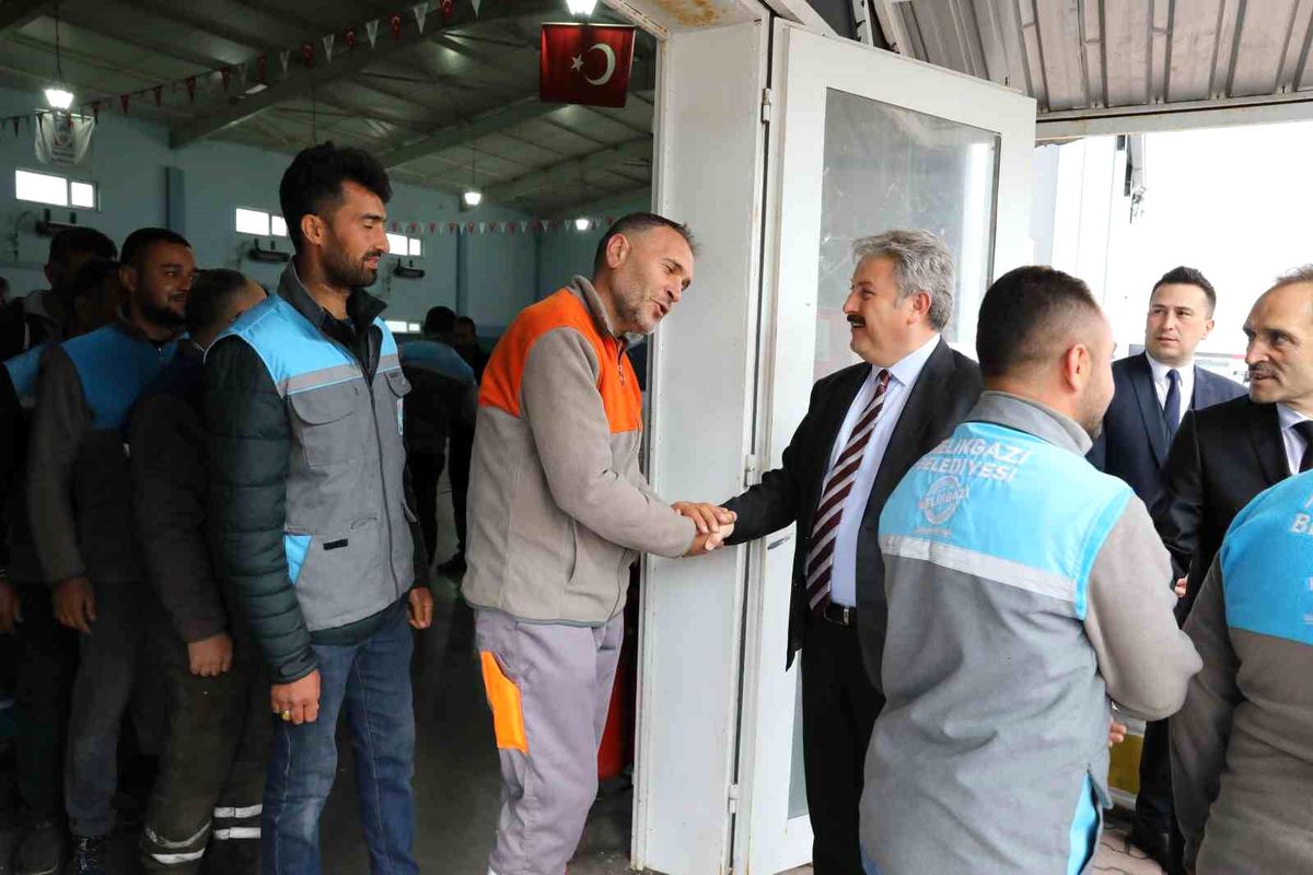 Başkan Palancıoğlu 1 Mayıs İşçi Bayramı\'nı Kutladı