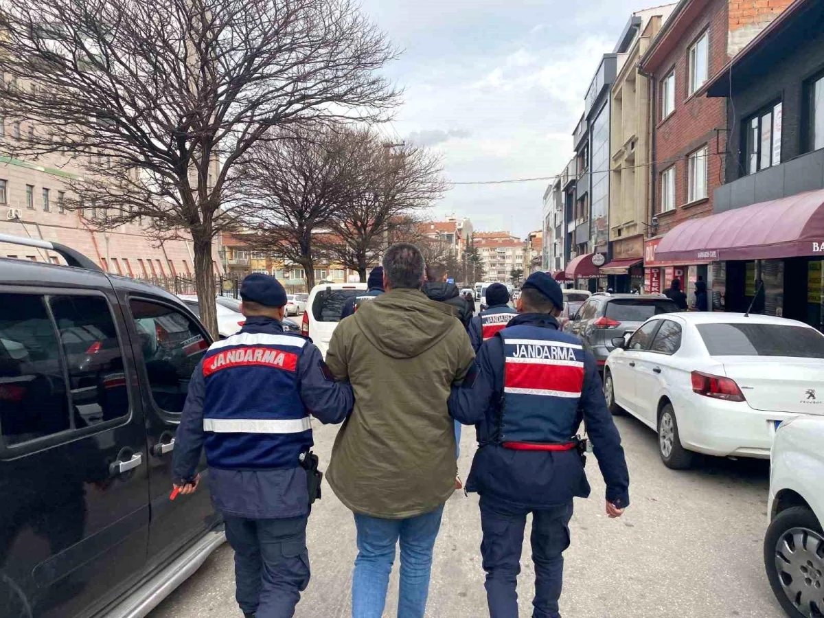 Eskişehir\'de Çeşitli Suçlardan Aranan 7 Kişi Tutuklandı