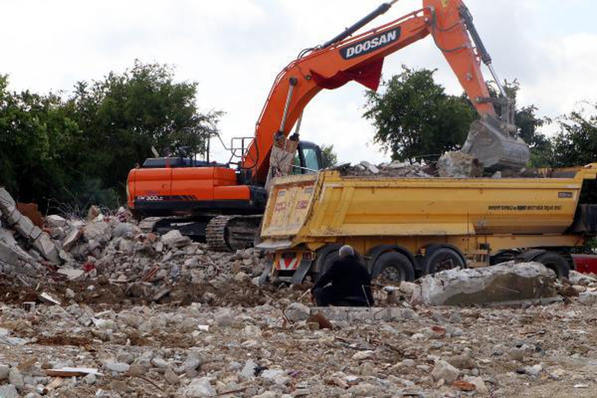 Hatay\'da enkaz kaldırma çalışmaları devam ediyor