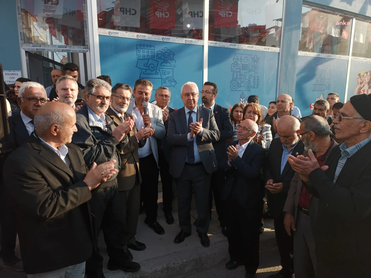 Karabağlar Belediye Başkanı Selvitopu seçim çalışmalarına devam ediyor