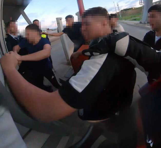 Kuzey Marmara Otoyolunda gişe kavgası kamerada Kuzey Marmara Otoyolunda gişe kavgası kamerada