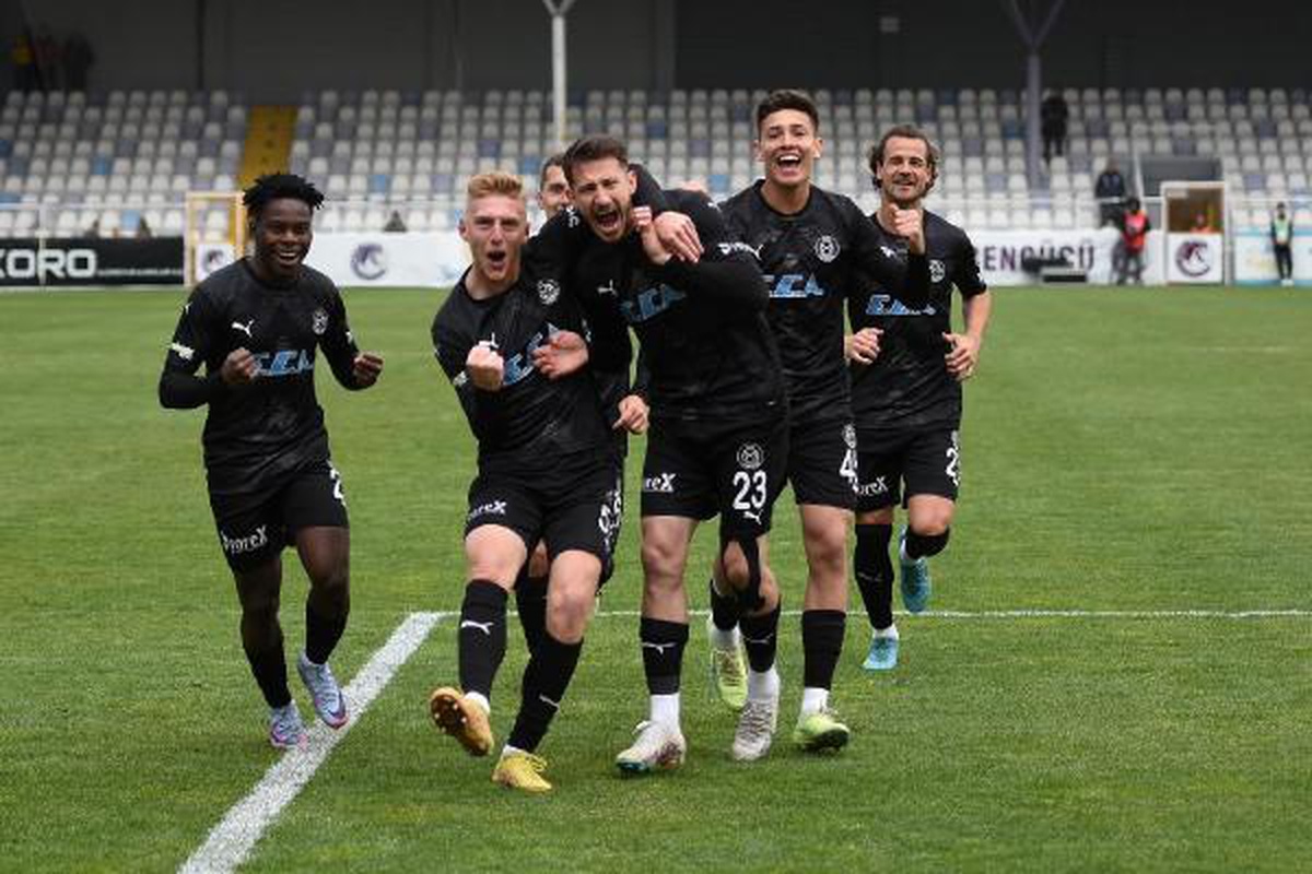 Manisa FK, Ankara Keçiörengücü\'nü 3-0 yenerek Play-Off yarışında iddiasını sürdürdü