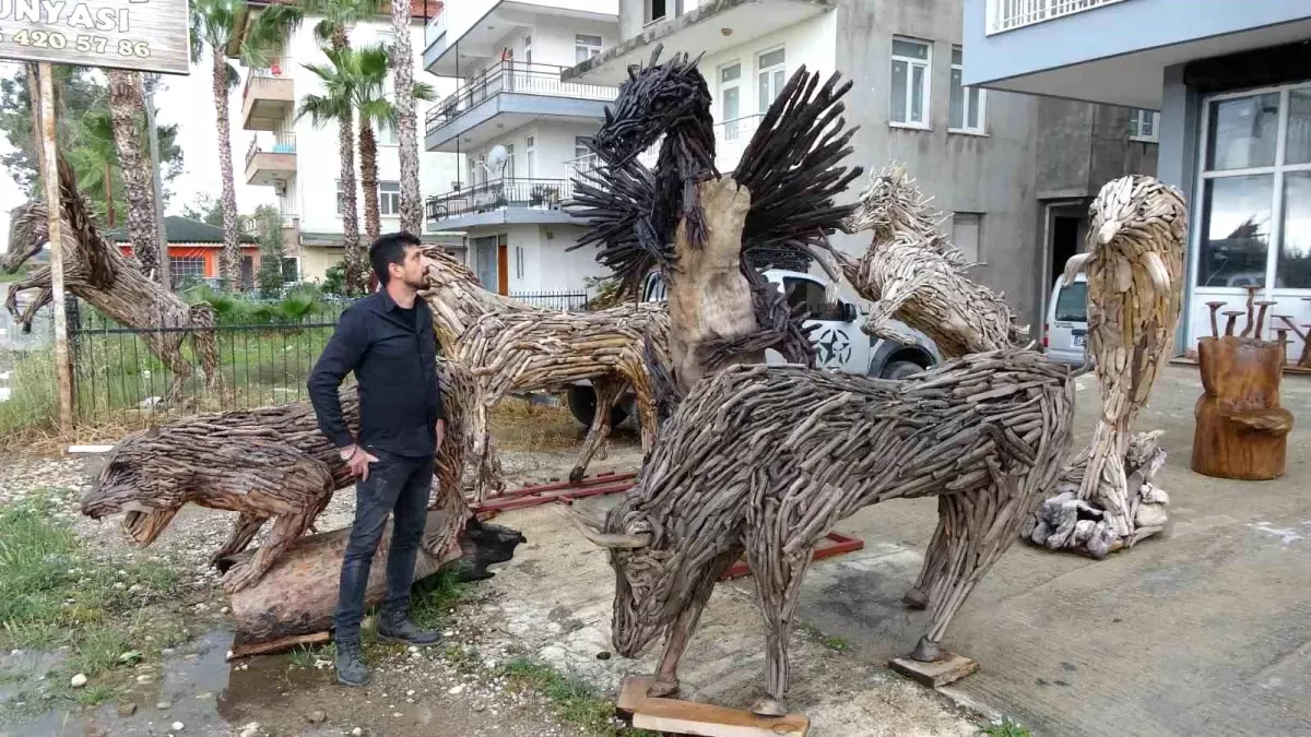 Manavgat\'ta Kuaförden Ağaç İşlemeciliğine Geçiş