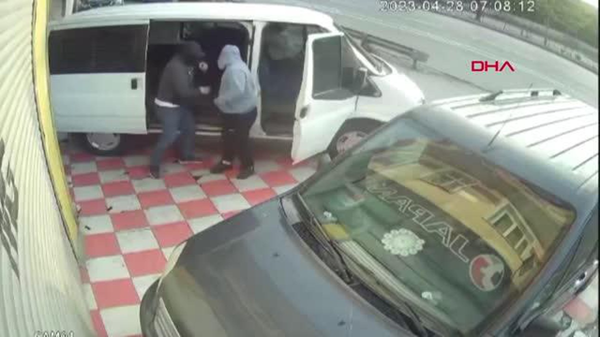 Şüpheliler, Şişli\'deki Motosiklet Tamirhanesinin Kepengini Kırmaya Çalıştı