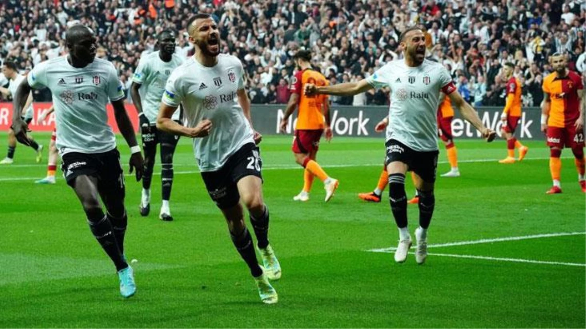 Son Dakika: Beşiktaş, geriye düştüğü derbide Galatasaray\'ı 3-1\'lik skorla mağlup etti