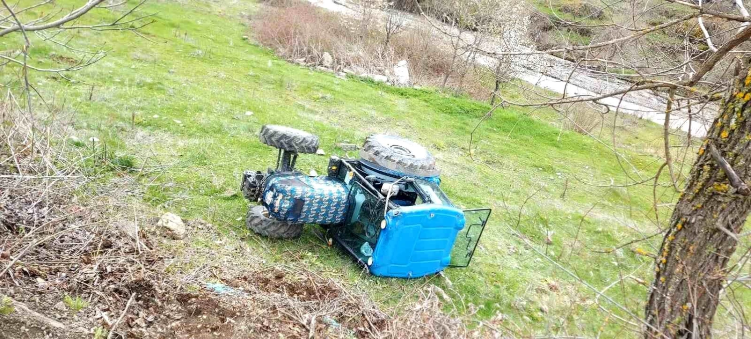 Kastamonu İhsangazi\'de Traktör Devrildi: Sürücü Yaralandı