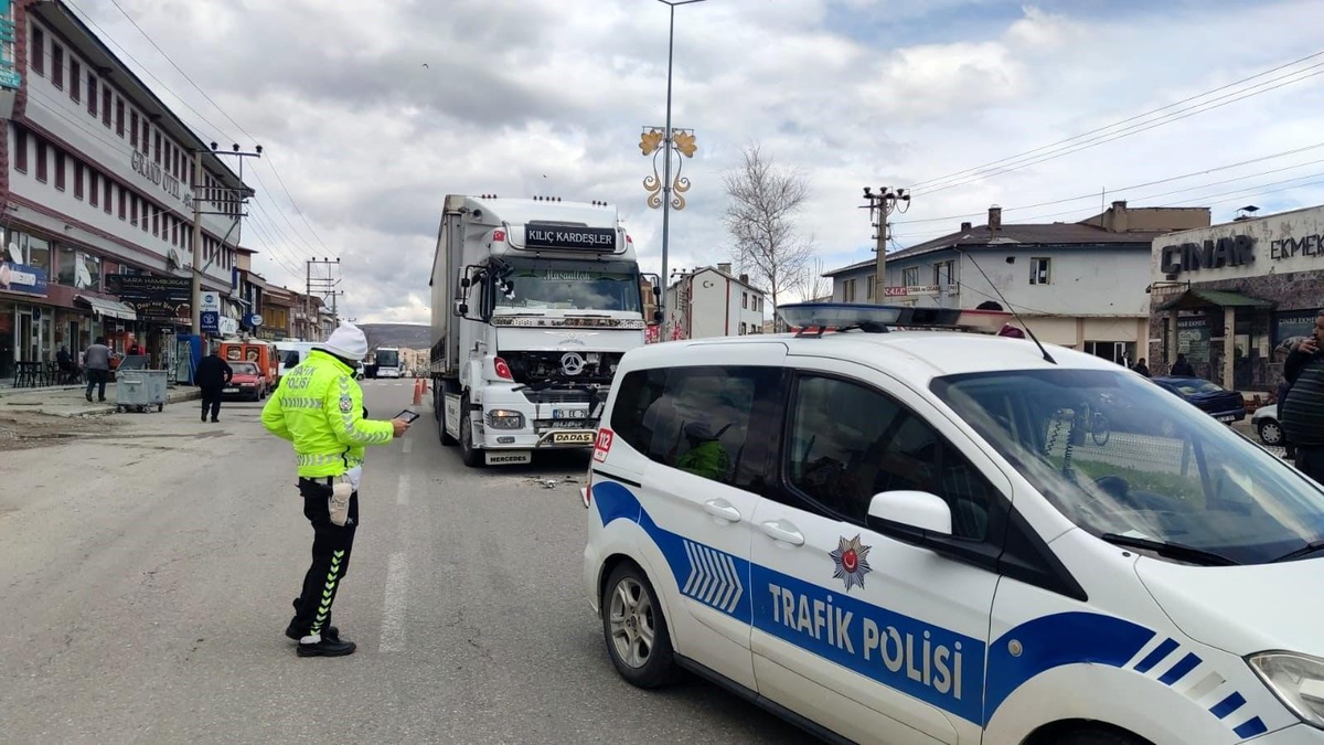 Erzurum\'un Aşkale ilçesinde trafik kazası