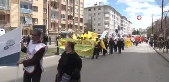 Sivasta 1 Mayıs Emek ve Danışma Günü Halaylarla Kutlandı