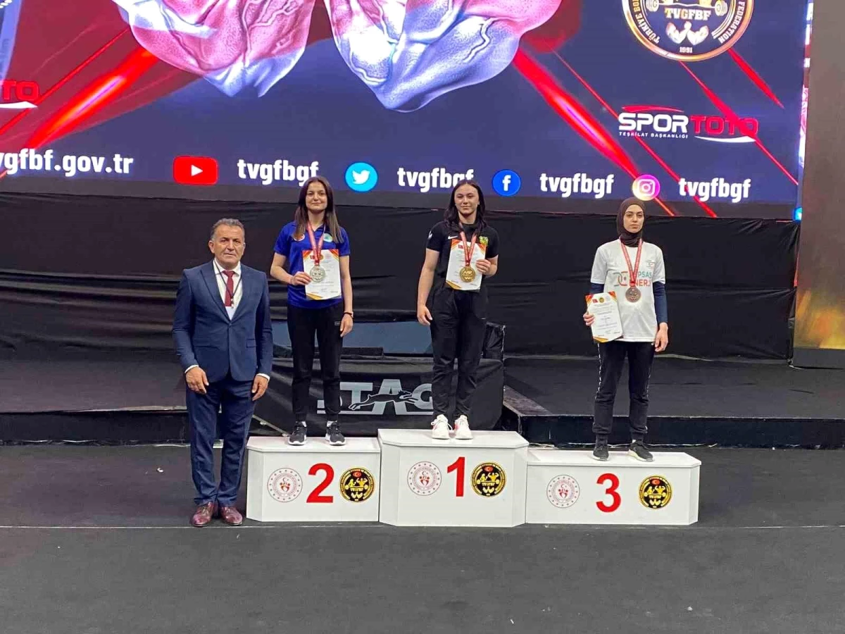 Afyonkarahisarlı sporcular Türkiye Şampiyonasından 6 madalya ile döndü