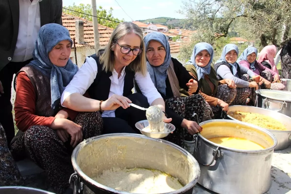 AK Parti\'li Çankırı, muhalefetin İzmir reklamına yüklendi