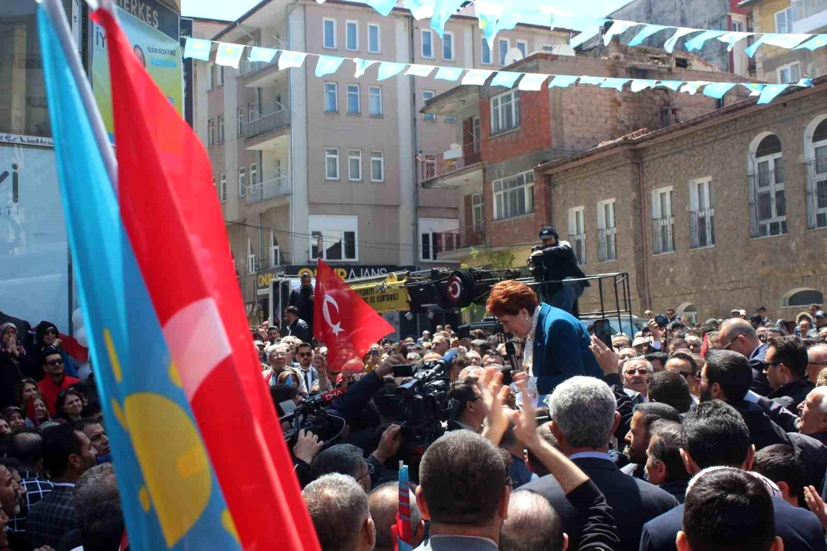 Akşener: "Tür ne demek? Biz insanız, insan"