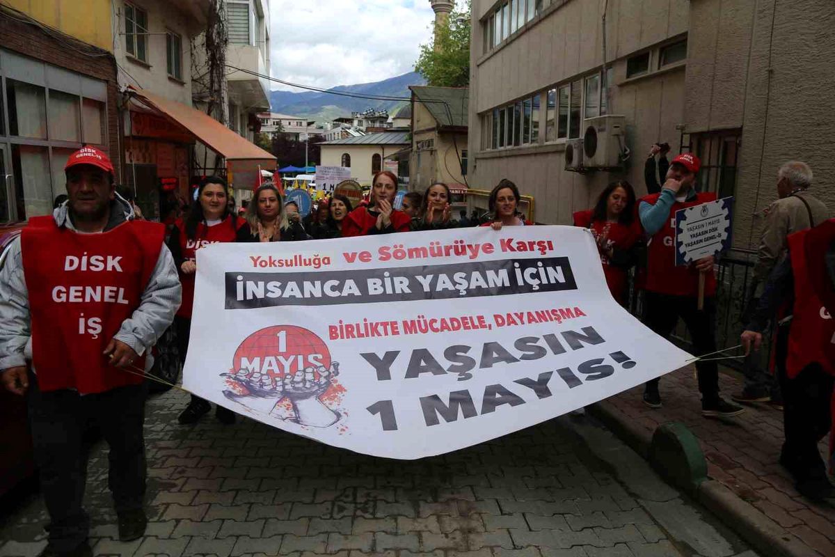 Artvin\'de 1 Mayıs Emek ve Dayanışma Günü Kutlamaları