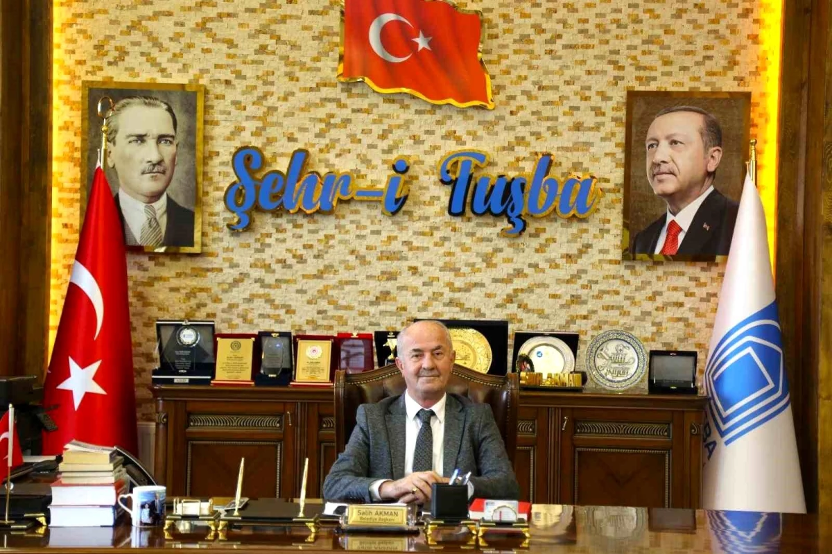 Van Tuşba Belediye Başkanı Salih Akman 1 Mayıs Emek ve Dayanışma Günü\'nü kutladı